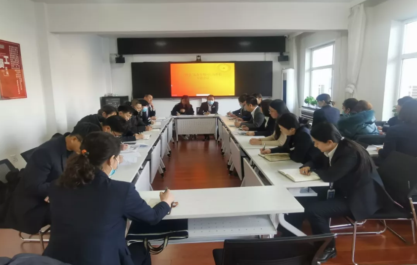 鞍勤集團(tuán)、溫泉集團(tuán)召開(kāi)“兩會(huì)”及元旦春節(jié)信訪維穩(wěn)專(zhuān)題會(huì)議