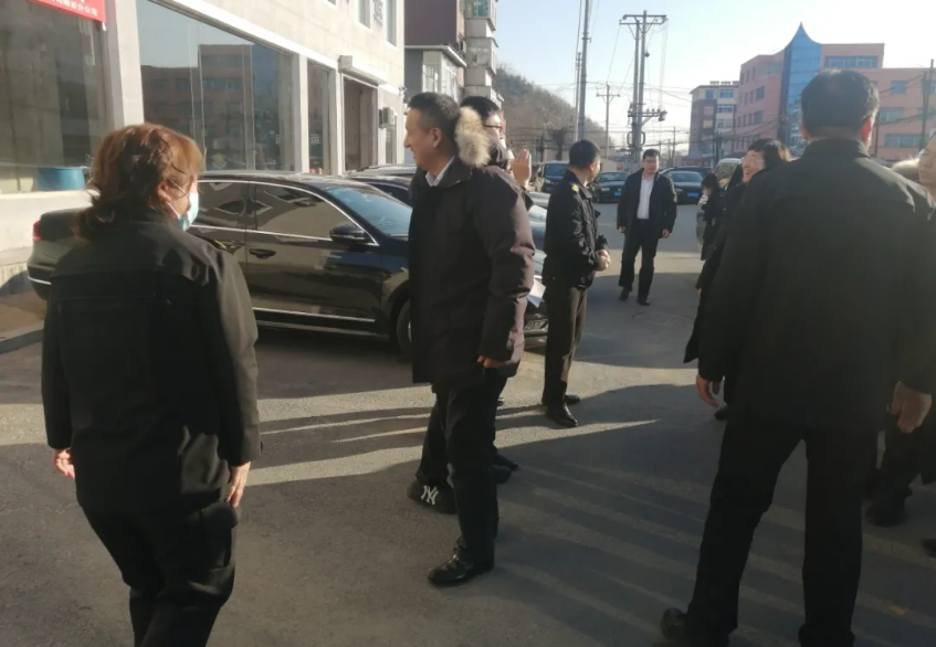 鞍勤集團(tuán)黨委下基層、聽(tīng)民意，助推企業(yè)高質(zhì)量發(fā)展