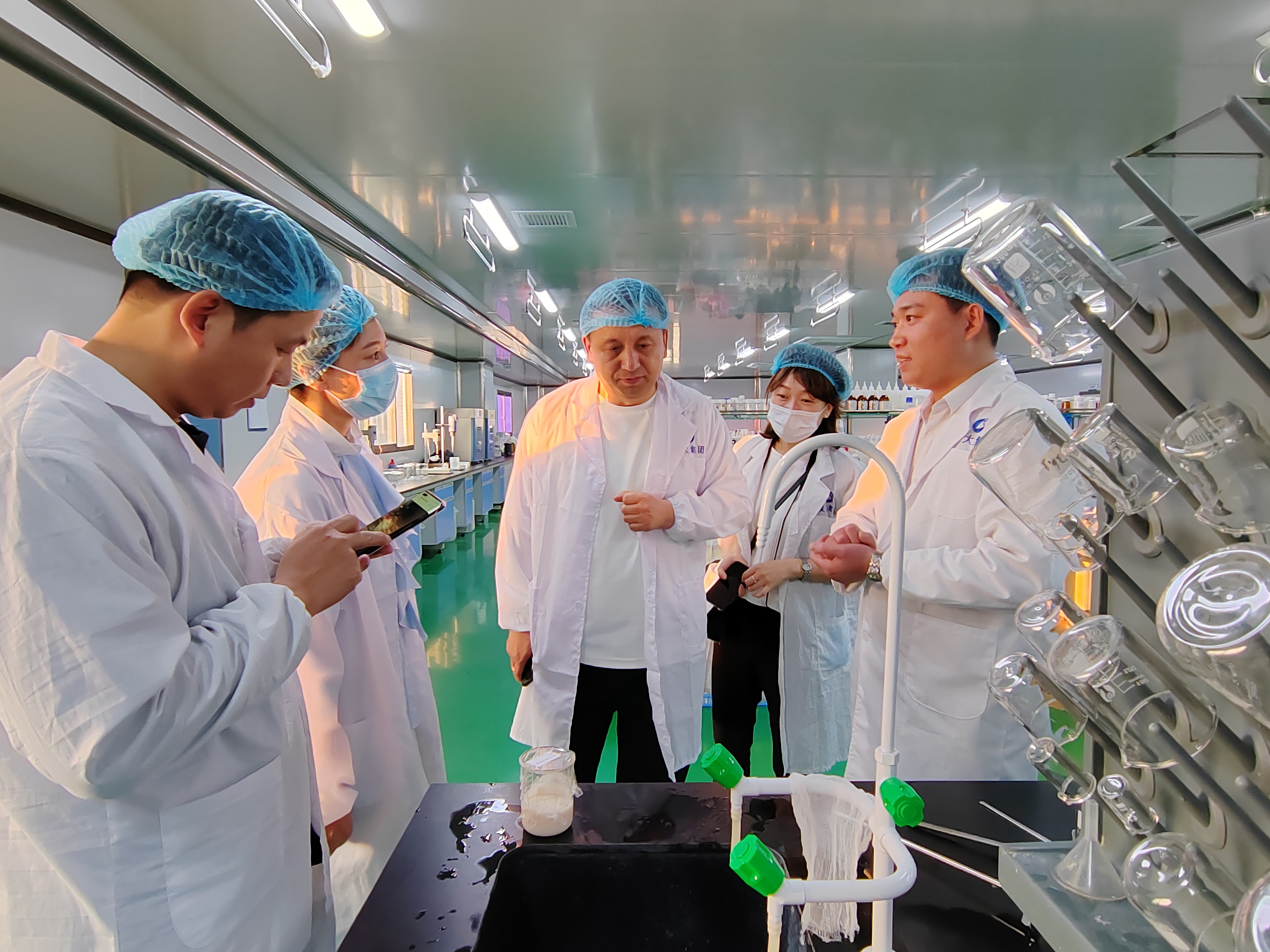 鞍勤集團、溫泉集團、公服集團商務(wù)考察組赴廣州調(diào)研