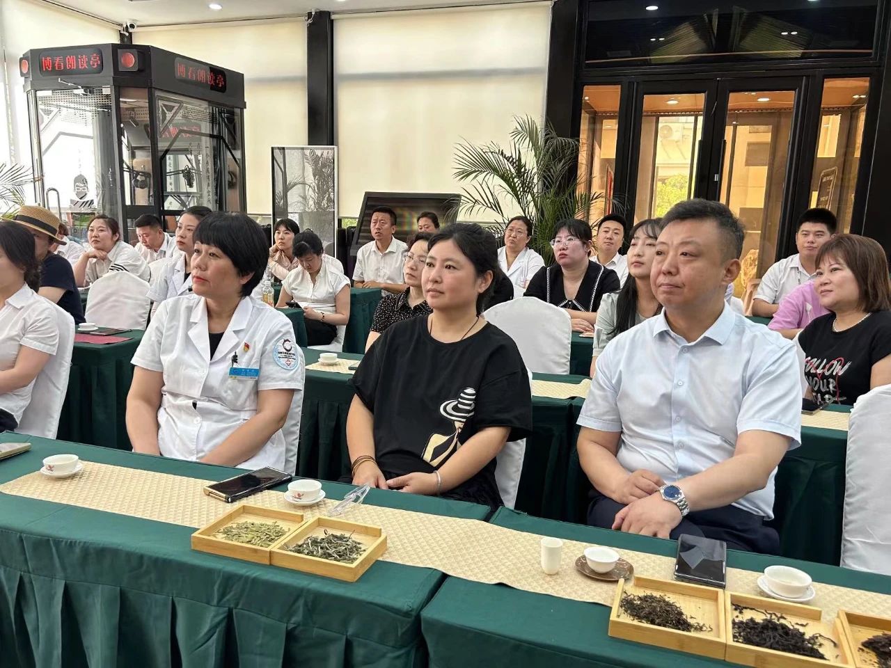 茶情雅韻 品香滌心丨鞍勤集團、溫泉集團、公服集團茶藝興趣班開課