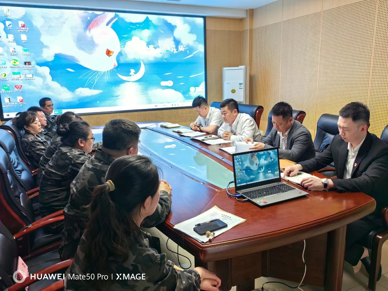 增強(qiáng)紀(jì)律意識，弘揚(yáng)清風(fēng)正氣